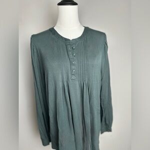 Women’s LOFT split neck tunic top with ruched detail, sage green, size Large